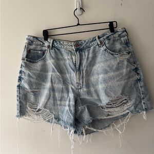 American Eagle Tomgirl Comfort Stretch Waistband Light Distressed‎ Jean Shorts